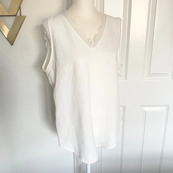 Tops - White Sleeveless Tank Top with Lace Cap Sleeve Detail Camisole